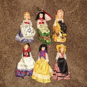 Vintage Arco Gas Station Dolls of the World With Sleep Eyes lot Of 6
